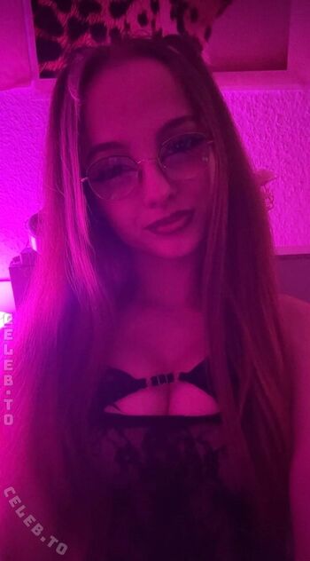Full leaked Crystalmarykitty private onlyfans photo