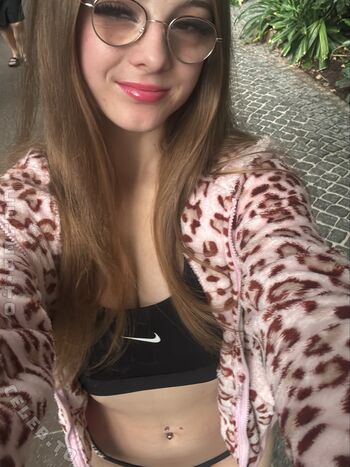 Full leaked Crystalmarykitty private onlyfans photo