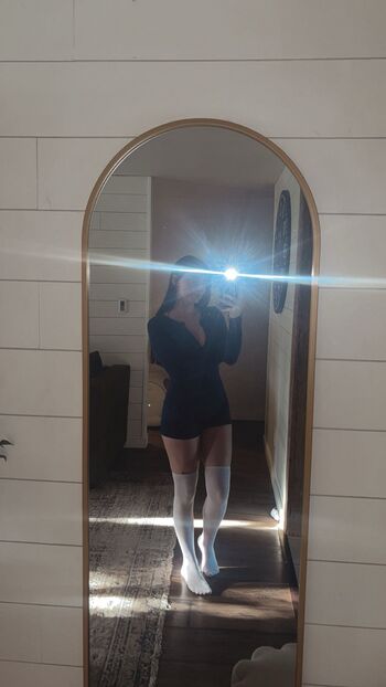Full leaked Emileesilvey private onlyfans photo