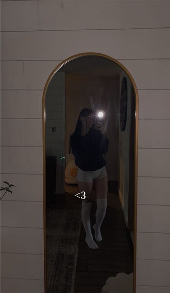 Full leaked Emileesilvey private onlyfans photo