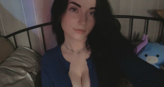 Full leaked Emileesilvey private onlyfans photo