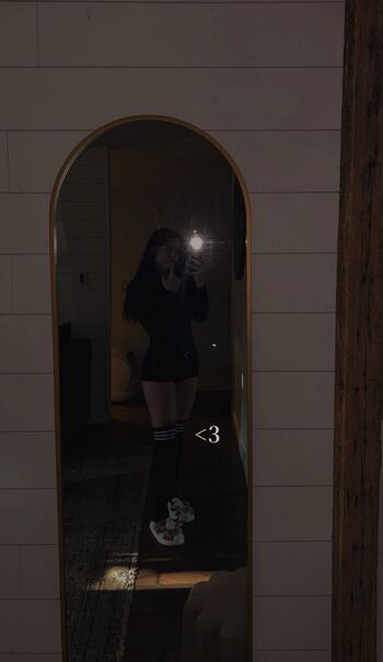 Full leaked Emileesilvey private onlyfans photo